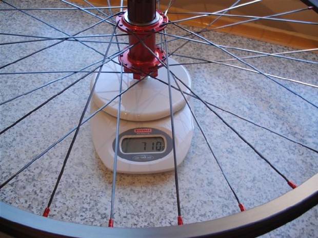 Tune King/ NoTubes ZTR Olympic/ DT Aerolite 32L. Hr.