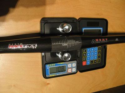 Race Face Next SL Carbon 31,8x560mm mit Plugs